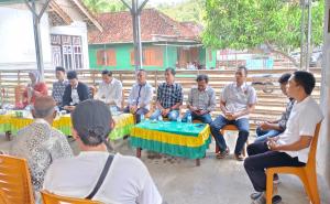 Pasangan Gusril-Hamid didampingi tim pemenangan dan pimpinan partai pengusung