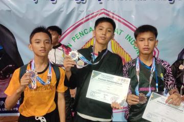 Tiga siswa peraih juara Pencak Silat Kemenpora RI