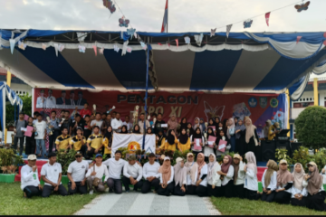 foto bersama SMPIT INSAN KAMIL KAUR 